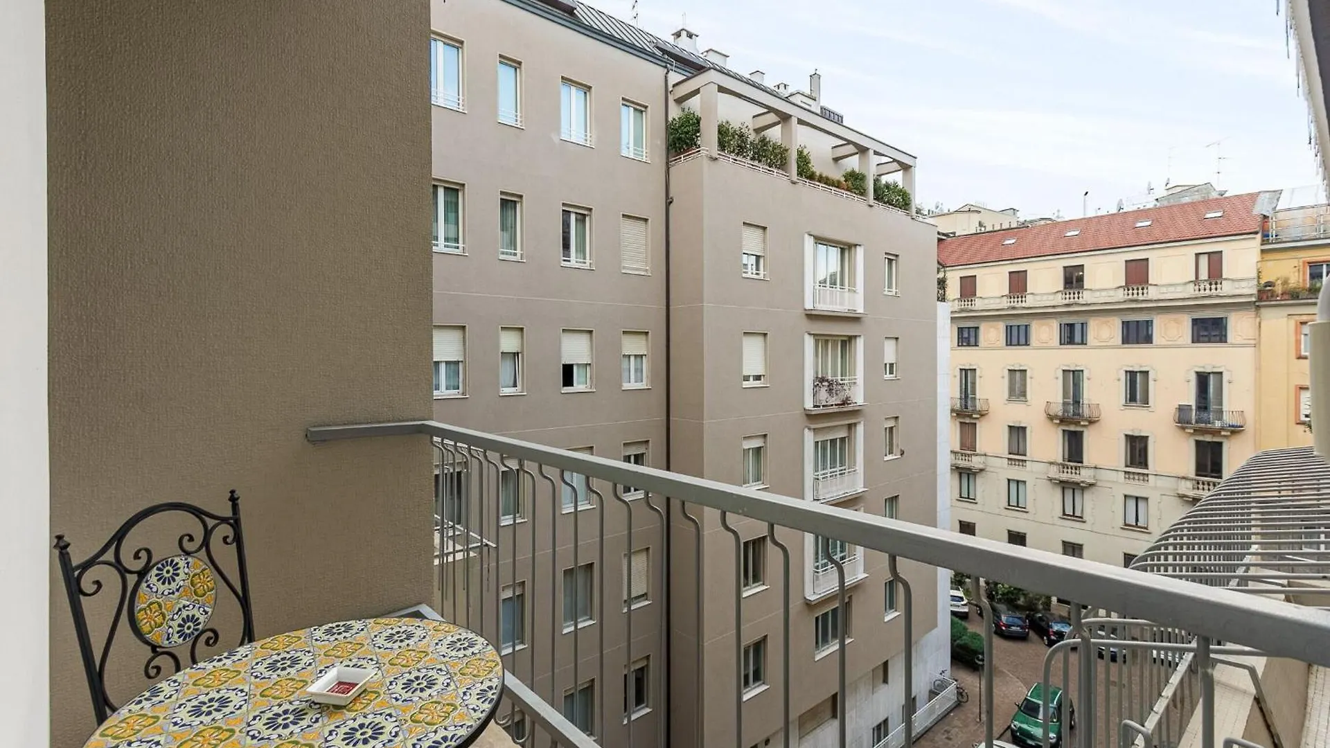 Palazzo Visconti Di Modrone, Two Beautiful City Apartments By Halldis Μιλάνο 0*,