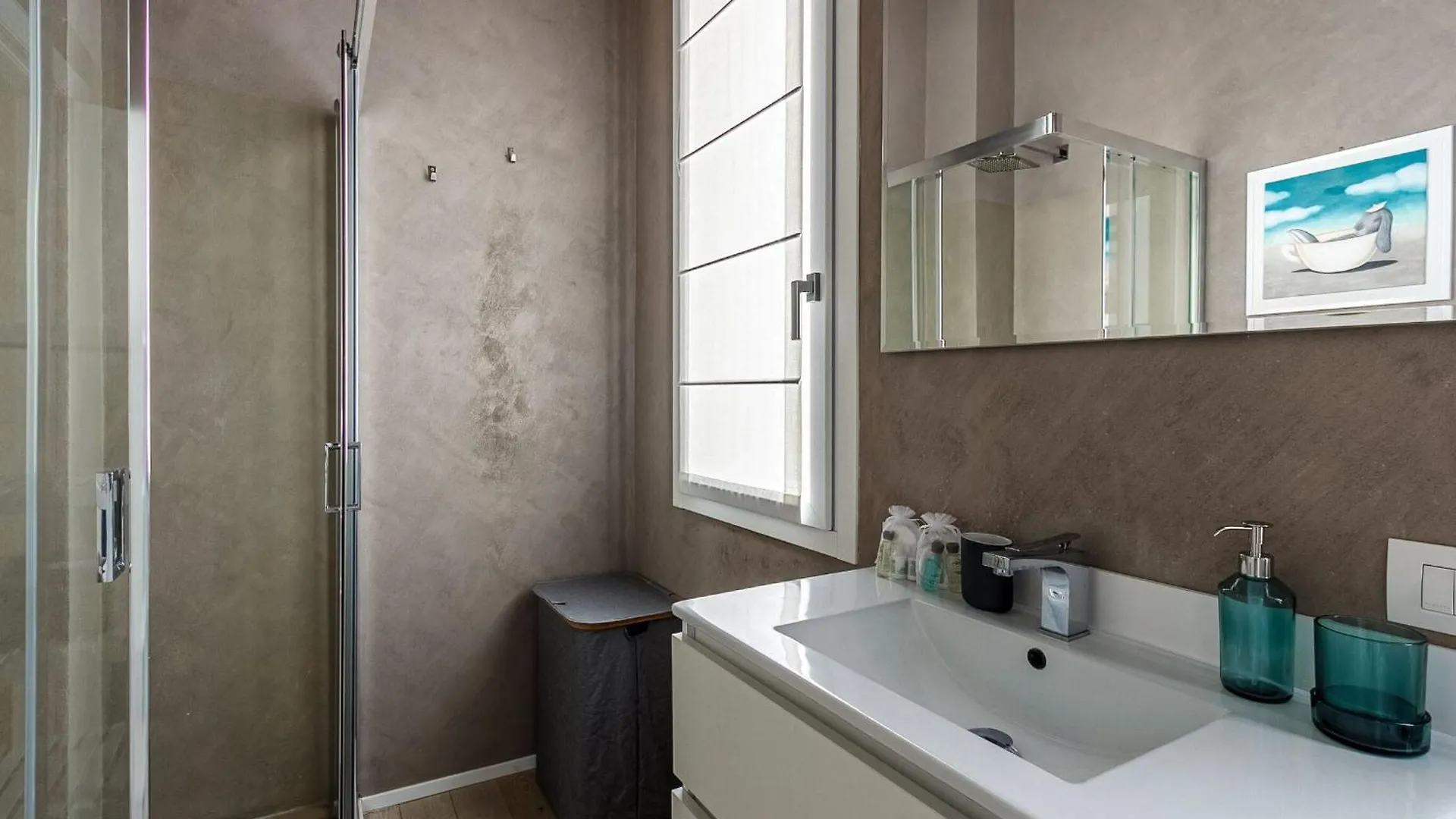 Palazzo Visconti Di Modrone, Two Beautiful City Apartments By Halldis Milan
