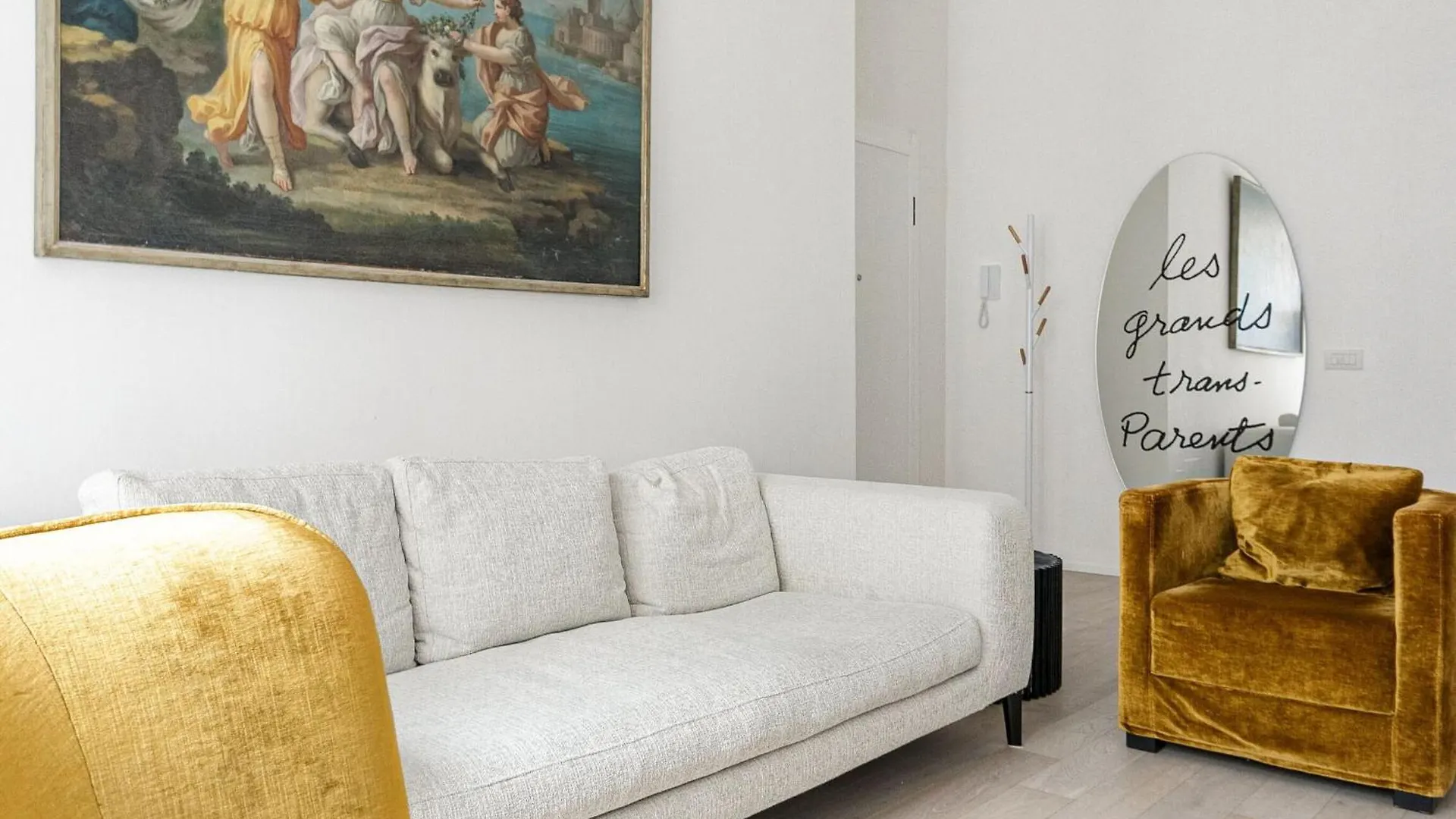 Palazzo Visconti Di Modrone, Two Beautiful City Apartments By Halldis Milan 0*,