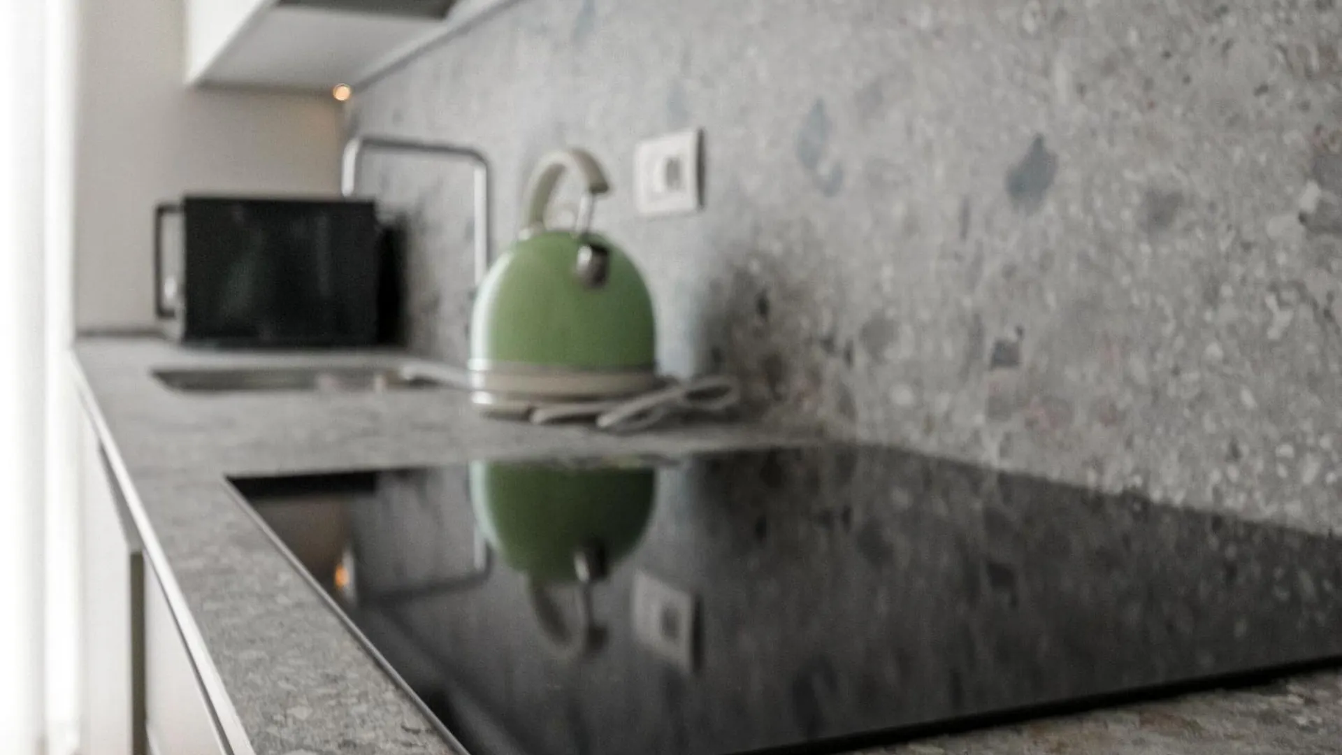 Palazzo Visconti Di Modrone, Two Beautiful City Apartments By Halldis Milan