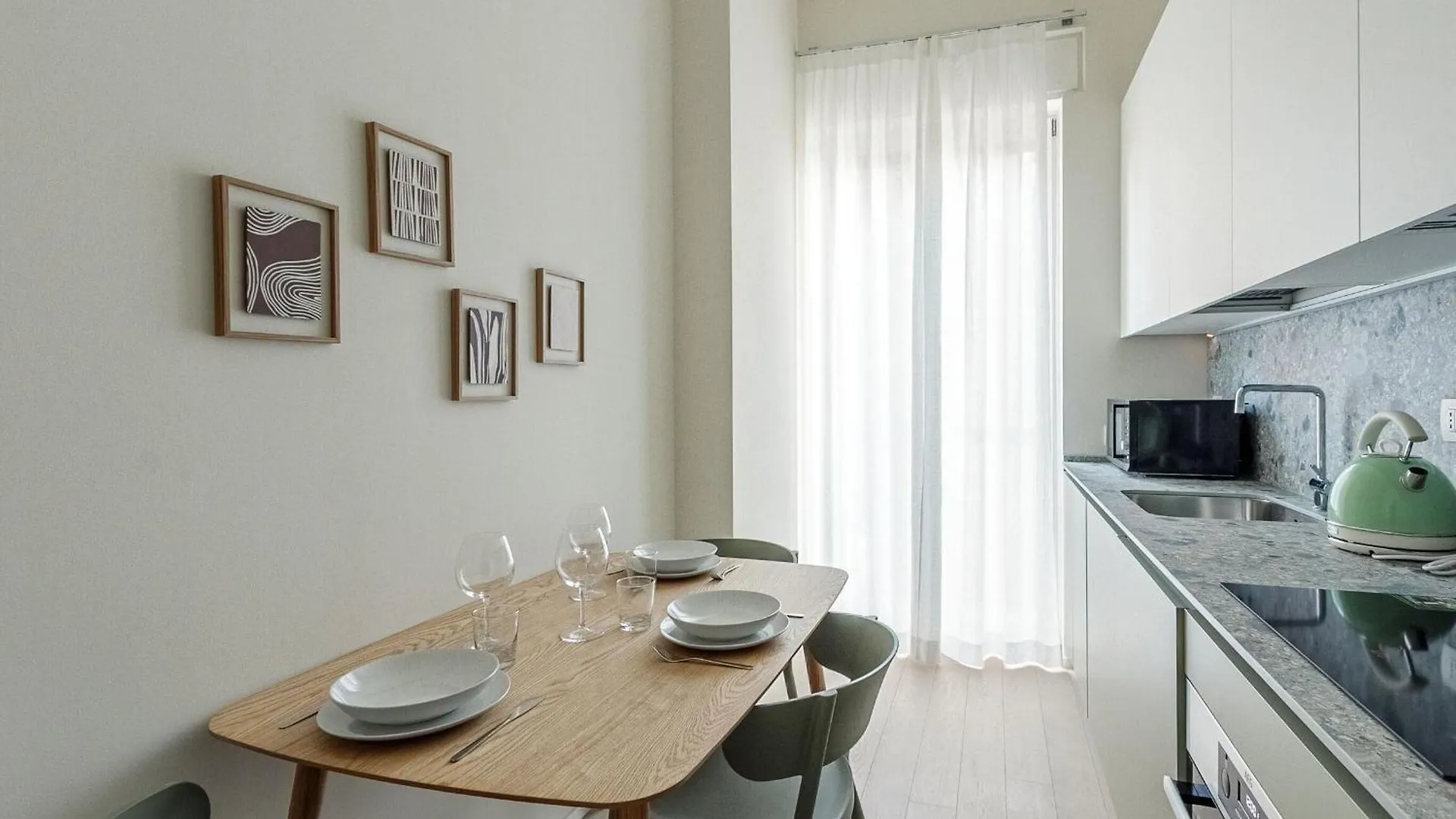 Palazzo Visconti Di Modrone, Two Beautiful City Apartments By Halldis Milan