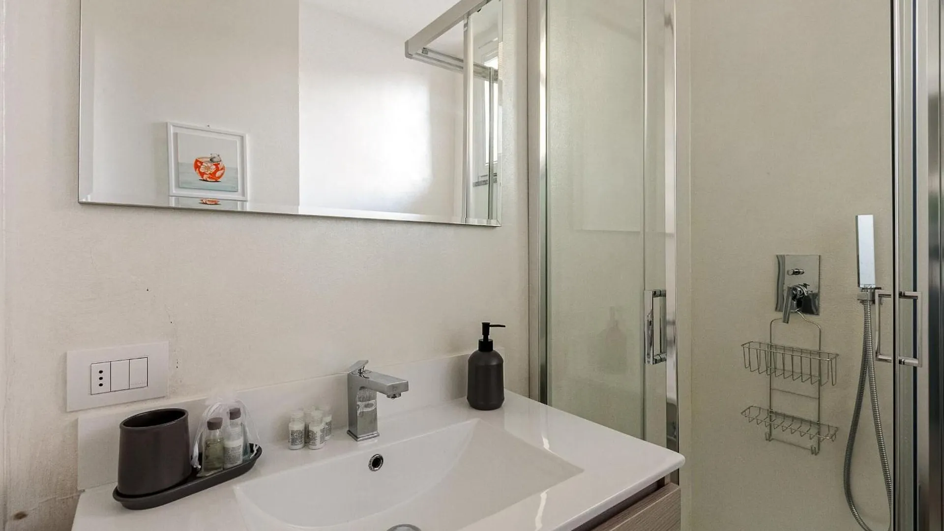Palazzo Visconti Di Modrone, Two Beautiful City Apartments By Halldis Milan Italy