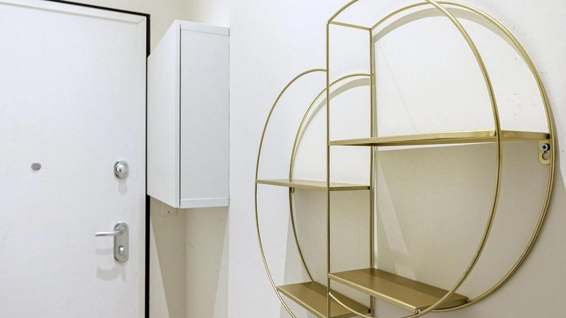 Palazzo Visconti Di Modrone, Two Beautiful City Apartments By Halldis Milan