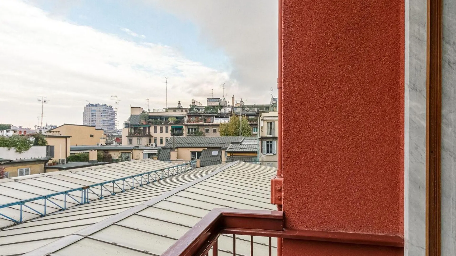 Palazzo Visconti Di Modrone, Two Beautiful City Apartments By Halldis Μιλάνο
