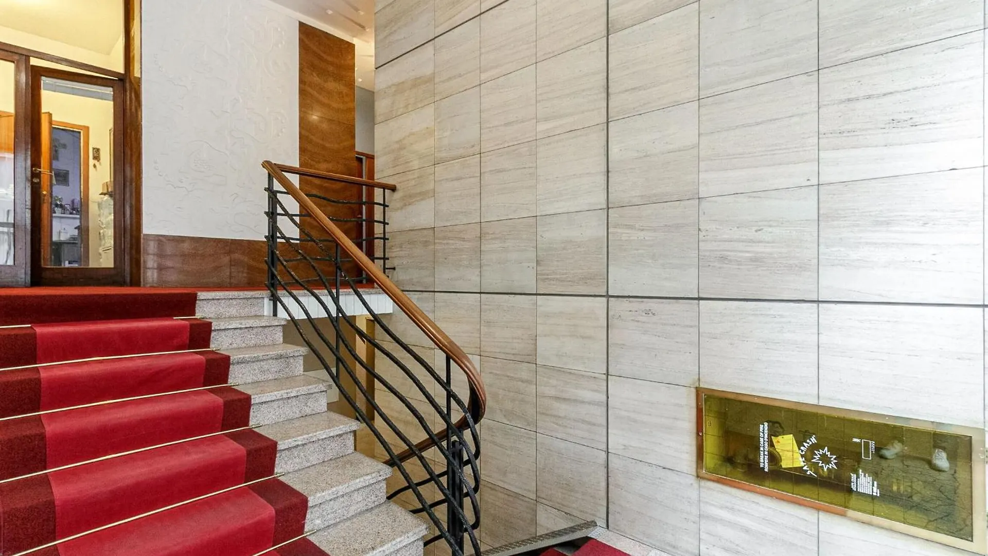 Palazzo Visconti Di Modrone, Two Beautiful City Apartments By Halldis Milánó Olaszország