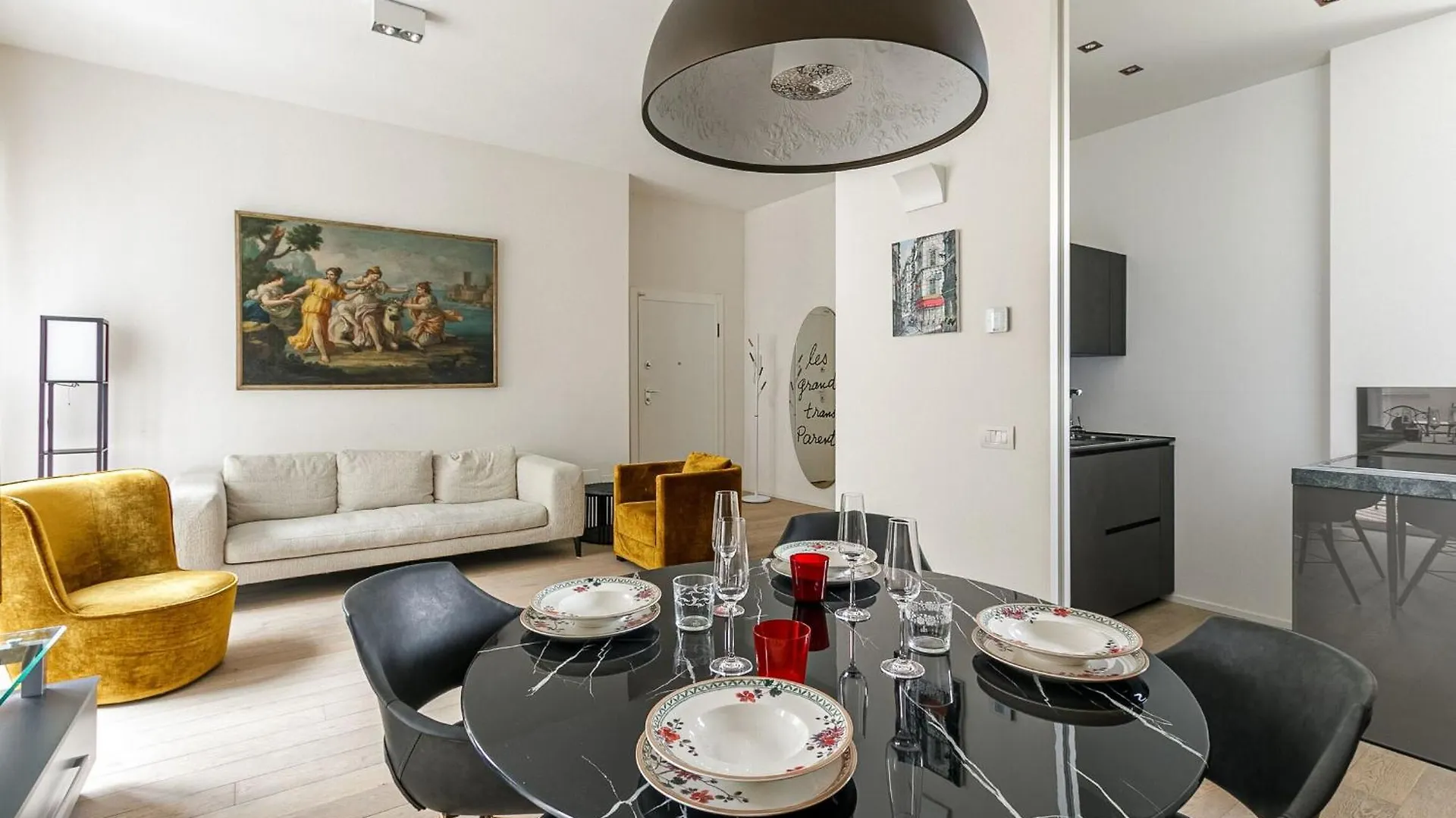 Palazzo Visconti Di Modrone, Two Beautiful City Apartments By Halldis Mailand 0*,  Italien