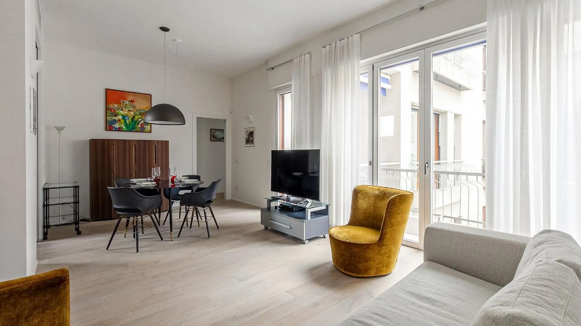 Palazzo Visconti Di Modrone, Two Beautiful City Apartments By Halldis Milan 0*,